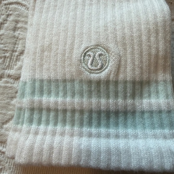 lululemon athletica White Crew Socks size L nwt - Picture 4 of 4